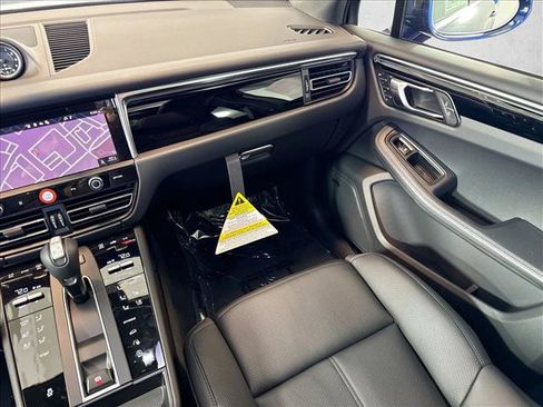 Certified 2026 Porsche Macan AWD/4WD image 21