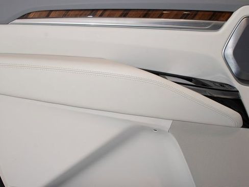 Used 2025 Cadillac Escalade ESV Sport Platinum w/ LPO, Floor Liner Package AWD/4WD image 21