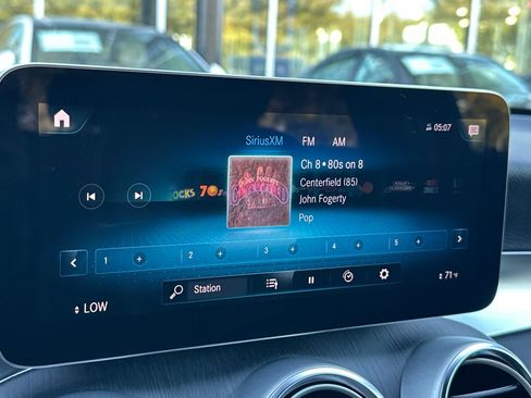 Certified 2022 Mercedes-Benz GLC 300 4MATIC w/ Premium Package Lite image 18