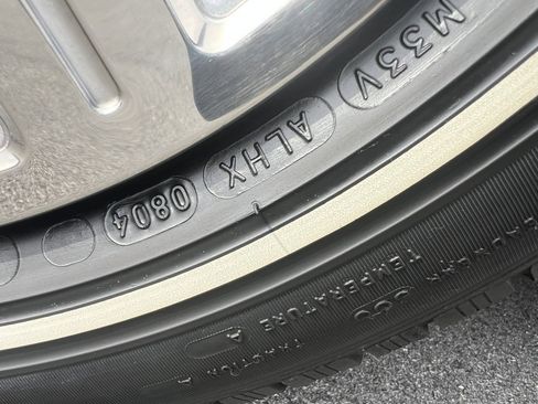 Used 2004 Ford Crown Victoria image 87