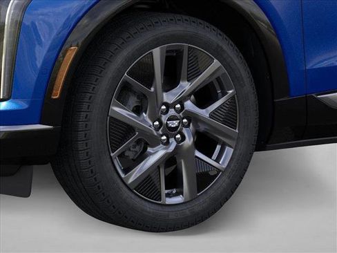 New 2026 Cadillac Optiq Luxury 1 image 9