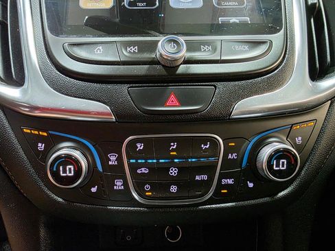 Used 2018 Chevrolet Equinox Premier AWD/4WD image 35
