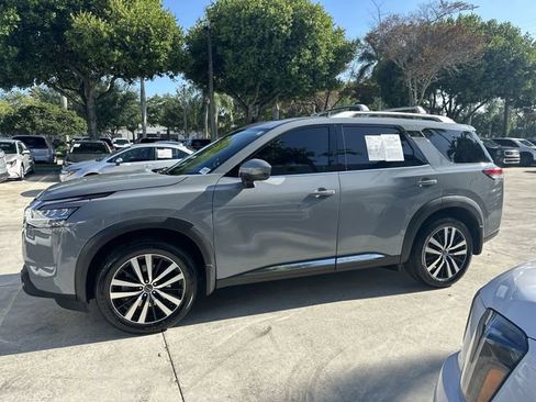 Used 2024 Nissan Pathfinder Platinum w/ Cargo Package FWD image 29