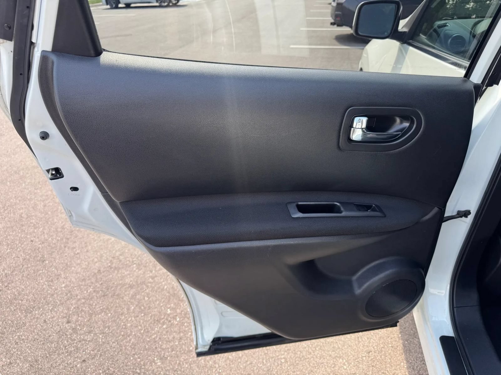 Used 2011 Nissan Rogue SV AWD/4WD image 10