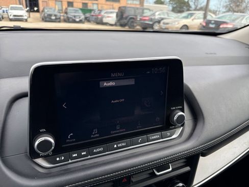 Used 2025 Nissan Rogue SV image 20