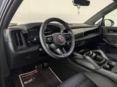 Certified 2026 Porsche Cayenne GTS AWD/4WD image 4