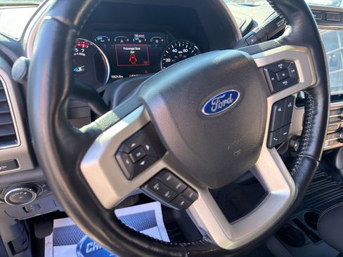 Used 2022 Ford F350 Lariat w/ Chrome Package image 4