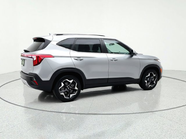 Certified 2024 Kia Seltos EX AWD/4WD image 6
