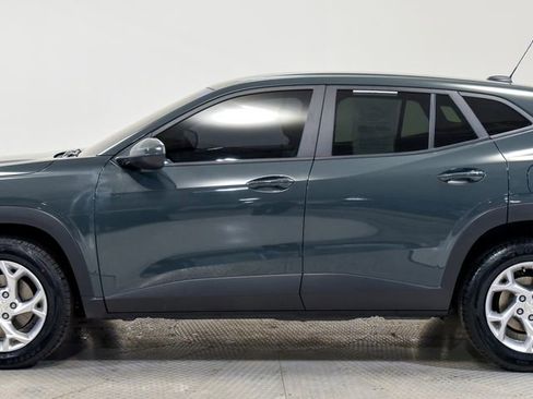 Used 2025 Chevrolet Trax LS w/ LS Convenience Package FWD image 10