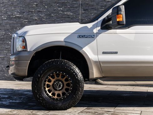 Used 2005 Ford Excursion Eddie Bauer image 16