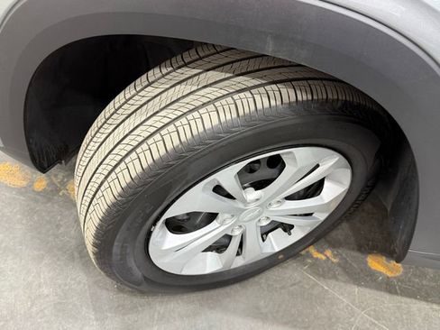 Used 2025 Chevrolet Trax LS image 35