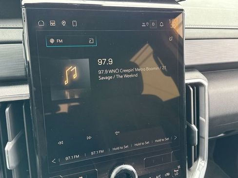 Used 2025 GMC Acadia Elevation image 16