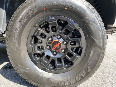 Used 2022 Toyota Tacoma TRD Off-Road AWD/4WD image 47
