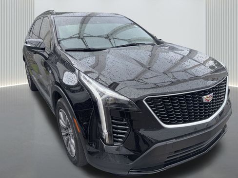 Used 2023 Cadillac XT4 Sport image 3