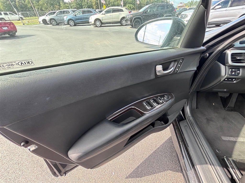 Used 2020 Kia Optima Premium FWD image 14