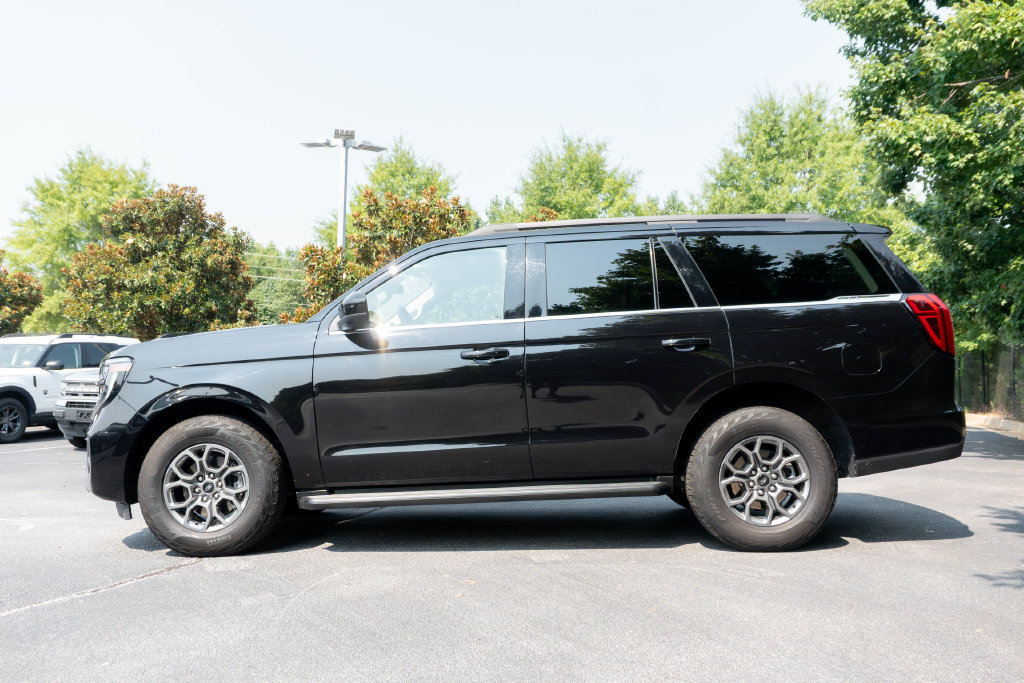 Used 2025 Ford Expedition Active RWD image 7