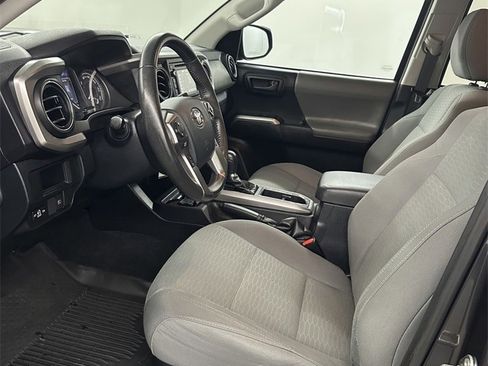 Used 2019 Toyota Tacoma SR5 image 10