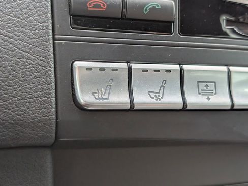 Used 2015 Mercedes-Benz E 350 4MATIC Sedan image 23