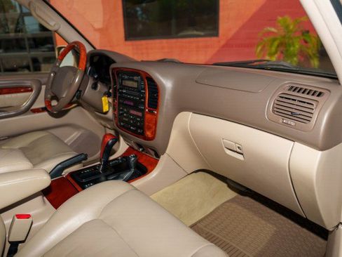 Used 2000 Lexus LX 470 4WD image 25