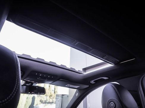 Used 2018 Mercedes-Benz C 300 C 300 image 21