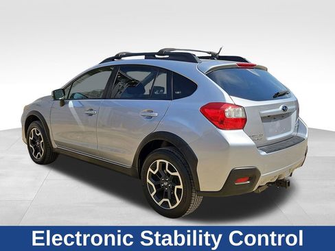 Used 2017 Subaru Crosstrek 2.0i Premium w/ Moonroof Package image 5