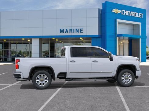 New 2026 Chevrolet Silverado 2500 High Country w/ High Country Premium Package AWD/4WD image 5