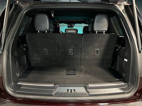 Used 2023 Lincoln Navigator Reserve image 13