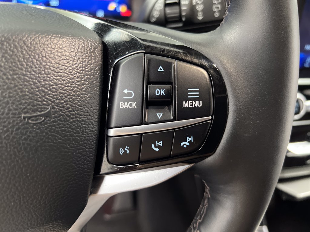 Used 2023 Ford Explorer Platinum w/ Technology Package AWD/4WD image 59