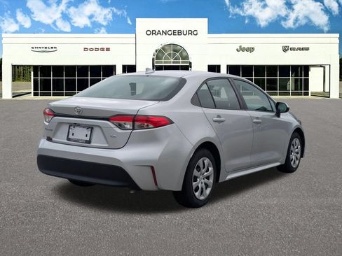 Used 2024 Toyota Corolla LE FWD image 8
