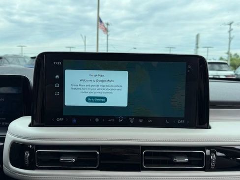 Used 2025 Lincoln Aviator Reserve w/ Jet Appearance Package AWD/4WD image 3