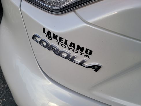Used 2026 Toyota Corolla SE w/ SE Package FWD image 12