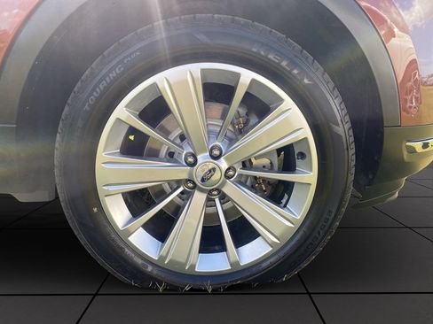 Used 2018 Ford Explorer Limited w/ Equipment Group 301A AWD/4WD image 34