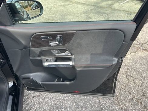 Used 2025 Mercedes-Benz GLB 35 AMG AMG GLB 35 image 19