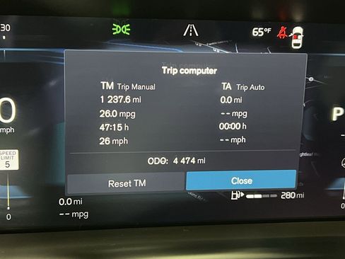 Certified 2025 Volvo XC60 B5 Core w/ Climate Package image 12