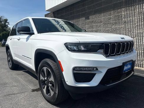 Used 2023 Jeep Grand Cherokee 4WD 4xe w/ Luxury Tech Group II image 2
