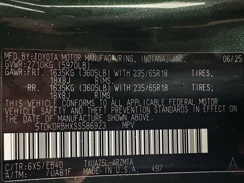 Used 2025 Toyota Highlander XLE image 11