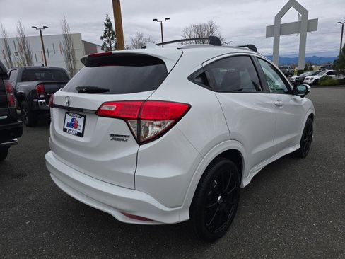 Used 2020 Honda HR-V Touring image 3