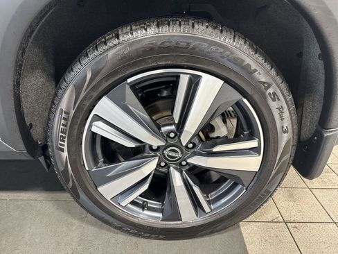 Used 2023 Nissan Rogue SL w/ SL Premium Package image 13