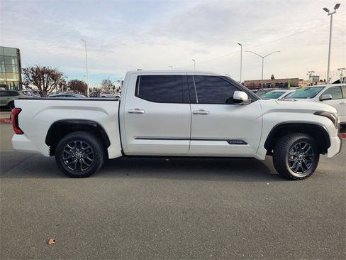 Used 2023 Toyota Tundra Platinum image 3