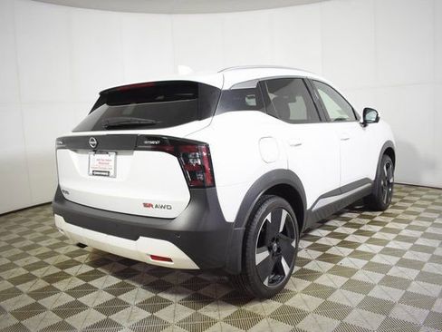 Certified 2025 Nissan Kicks SR image 4