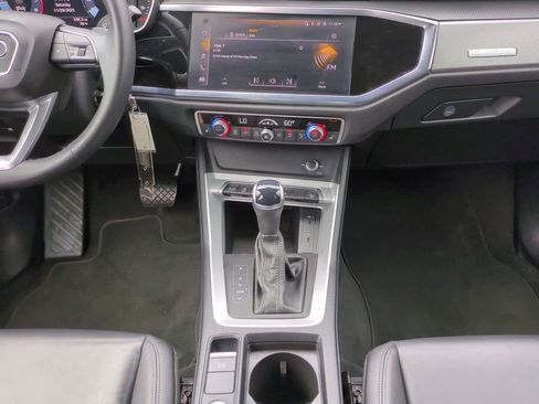 Used 2025 Audi Q3 2.0T Premium image 18