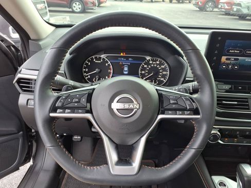 Used 2023 Nissan Altima 2.5 SR w/ SR Premium Package FWD image 19