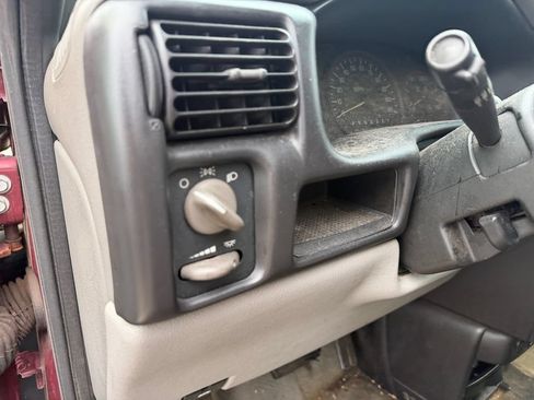 Used 2004 Pontiac Montana Extended w/ Convenience Package #2 FWD image 19