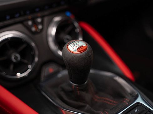 Used 2021 Chevrolet Camaro ZL1 RWD image 42
