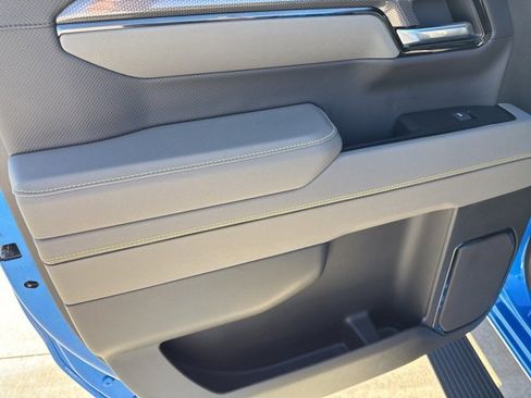 Used 2025 Chevrolet Silverado 1500 ZR2 w/ Technology Package image 27