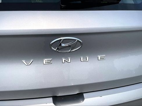 Used 2024 Hyundai Venue SEL FWD image 22