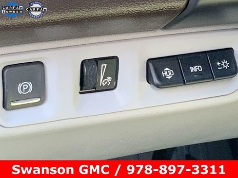 Certified 2023 GMC Acadia SLT w/ Technology Package image 22