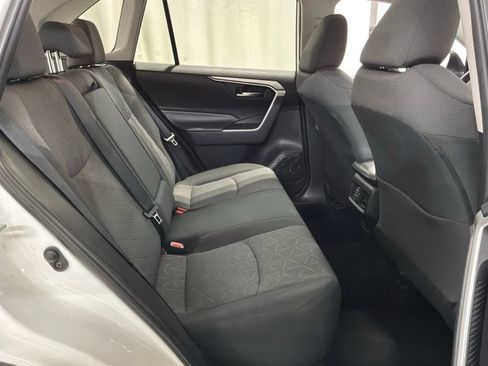 Used 2019 Toyota RAV4 XLE w/ Carpet Mat Package AWD/4WD image 26