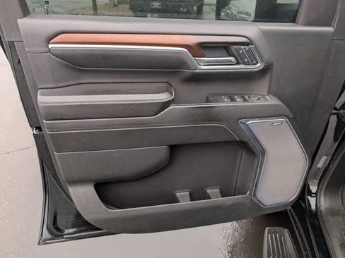 Used 2024 GMC Sierra 2500 Denali w/ Technology Package image 16