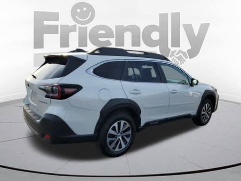 Used 2023 Subaru Outback Premium image 5